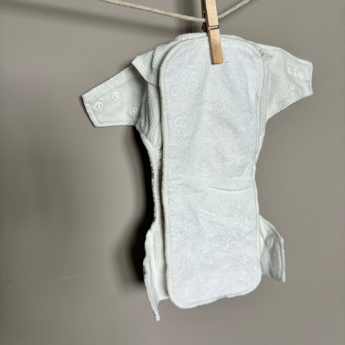 Hippybottomus Stay Dry Bamboo-Pocket Nappy-Hipybottomus-White-The Nappy Market