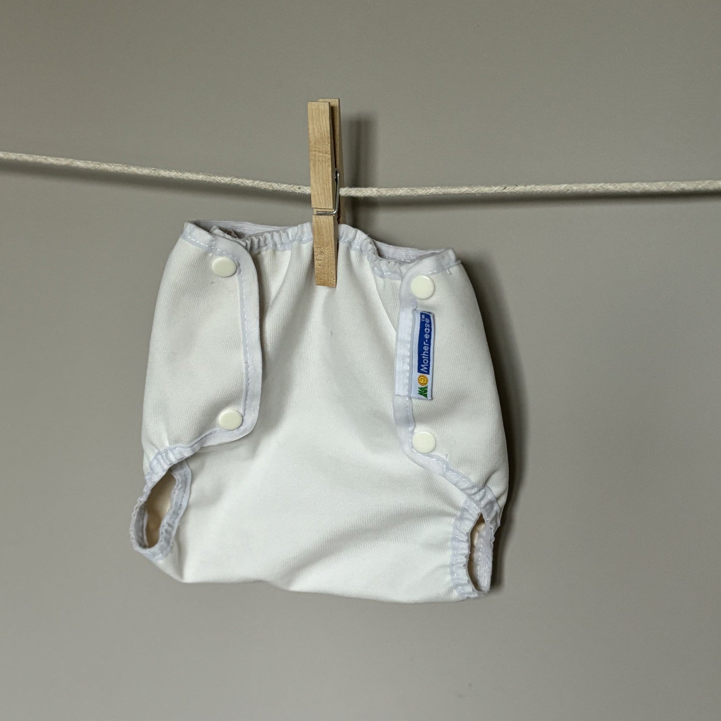 Motherease Airflow Wrap Small PRELOVED-Wrap-Motherease-White-The Nappy Market